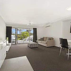 Motel Luxury, Cooroy